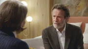 Gunter (Hermann Toelcke) hat Zweifel, ob Victoria (Caroline Schreiber) als Hotelbesitzerin geeignet ist. Sie tischt ihm eine ergreifende – allerdings erfundene – Geschichte über ihre Mutter auf und kann Gunter so umstimmen.