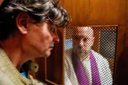 Im Bid: Franz Spinner (Fritz Karl, li.) erzählt Reiser (Stephan Zinner) von seinen Mordplänen.