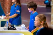 Das Rateteam aus Nürnberg/Deutschland bereit sich konzentriert auf die nächste Frage vor.