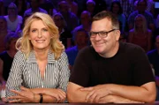 Rateteam-Kapitän Elton (r.) und die Schauspielerin Maria Furtwängler (l) bilden ein Rateteam.