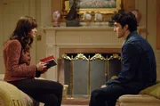 Erst als Jess (Milo Ventimiglia, r.) wieder bei ihr auftaucht, begreift Rory (Alexis Bledel, l.), dass sie ihr Leben endlich selbst in die Hand nehmen muss ...