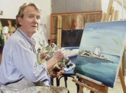 Eigentlich wollte Kalle Maisch (Gunnar Möller) seinen Lebensabend in Griechenland verbringen. Stattdessen ist er im Altersheim gelandet und hält sich mit seinem Hobby, der Malerei, seelisch über Wasser.