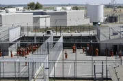 Lockdown wirft einen Blick hinter die Mauern des Sacramento County Jail in der Innenstadt Sacramentos, in dem knapp 5000 Häftlinge, verteilt auf acht Stockwerke, untergebracht sind ...