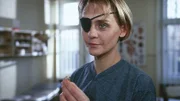 Mona (Anja Beatrice Kaul) braucht Geld und klaut kurzerhand Nadjas Ring - obwohl sie weiß, dass Jule und Nadja ein Verhältnis haben.
