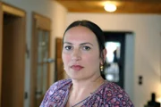 Das Geheimnis des Falls liegt in der Vergangenheit, aber Edith Kranzbichler (Ursula Maria Burkhart) setzt alles daran, dass niemand an diesen alten Geschichten rührt.