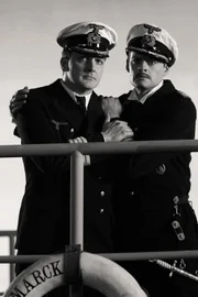 Sketch History präsentiert das "War Boat": Holger Stockhaus als Admiralstabsoffizier Rüdiger Hansen und Max Giermann als Flottenchef Norbert Poschke.