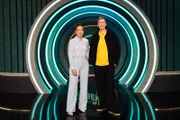 Moderatorin Carolin Kebekus (l.) mit ihrem Gast: Till Reiners (r.).