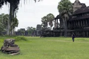 Der zentrale Tempel der Anlage wurde im 12. Jahrhundert von Khmer-König Suryavarman II. erbaut.