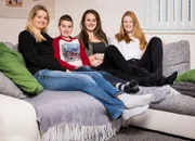 Familie Marty: Mutter Sandra mit ihren Kindern Dominik, Fiona und Kim