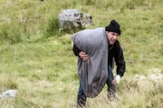 Ryan (Ludwig Trepte) bringt sein Entführungsopfer in ein entlegenes Tal.