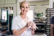 Nicole Berchtold in der Glockengiesserei Berger GmbH