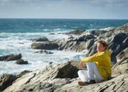 Rosamunde Pilcher - Schlangen im Paradies Frau auf den Klippen: Muriel Baumeister als Alex Reading