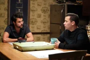 Connor Walsh (Jack Falahee, l.) und Oliver Hampton (Conrad Ricamora)  Die Verwendung des sendungsbezogenen Materials ist nur mit dem Hinweis und Verlinkung auf TVNOW gestattet.