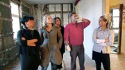 Bei einer Zwangsversteigerung hat Familie Michaelis ein Schnäppchenhaus ergattert. Der Clou: das 280 qm große Objekt grenzt direkt an das eigene Haus. So soll ein großer Familientraum wahr werden...