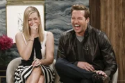 Wie wird Caroline (Beth Behrs, l.) reagieren, wenn sie auf ihren Exfreund Andy (Ryan Hansen, r.) trifft, der sie immer noch liebt?