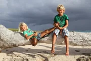Die Geschwister Merla (5) und Leo (9) verleben eine aufregende Zeit in der exotischen Welt der Karibik.