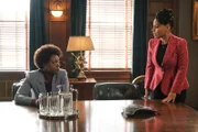 Annalise Keating (Viola Davis, l.) und Tegan Price (Amirah Vann)  Die Verwendung des sendungsbezogenen Materials ist nur mit dem Hinweis und Verlinkung auf TVNOW gestattet.