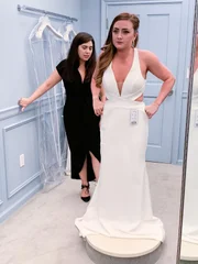 Nina (r.)