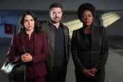 Von links: Laurel Castillo (Karla Souza), Frank Delfino (Charlie Weber) und Annalise Keating (Viola Davis)