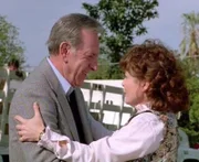 Quincy (Jack Klugman) und Emily (Anita Gillette) wollen heiraten. Doch bis dahin ist es noch ein langer Weg.