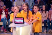 Das gelbe Rateteam aus Innermanzing/Österreich wartet gespannt, was die nächste Quizfrage von Elton sein wird.