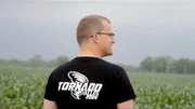 Florian hatte als Kind Angst vor Gewittern, heute sind sie seine große Leidenschaft. Einen Tornado live zu sehen wäre sein Highlight der Reise. Er ist das erste Mal in den USA und auf Tornadojagd.