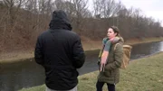 Exactly-Reporterin Anika Tietze im Gespräch mit einem Betroffenen, der anonym bleiben möchte. 2019 wurde Richard aus Plauen bei einer Auseinandersetzung mit einem Messer schwer verletzt.