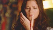 Als ein Einbrecher bei Jordan (Jill Hennessy) ein kleines Medaillon mitgehen lässt, das ihrer Mutter gehörte, wird sie schonungslos an den schrecklichen Mord erinnert.