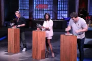 Die Promiköche André Dietz (l.), Motsi Mabuse und Chris Tall.  Die Verwendung des sendungsbezogenen Materials ist nur mit dem Hinweis und Verlinkung auf TVNOW gestattet.