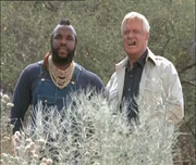 Hannibal (George Peppard) und B.A. (Mr.T) nehmen das entf&uuml;hrte Flugzeug ins Visier.