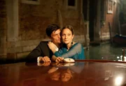 Maurizio Fulgoni (Stipe Erceg) und seine Frau Sofia (Jeanette Hain) verstehen sich blendend - so scheint es zumindest.