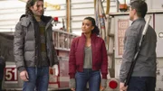 Frank (Daniel McEvilly l.) und Emily Foster (Annie Ilonzeh)