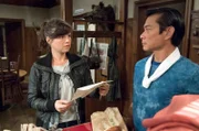 Eva (Lucie Muhr) fällt aus allen Wolken - Tu (Maverick Quek) kündigt.