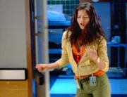 Let's dance! Gut gelaunt geht Gerichtsmedizinerin Jordan (Jill Hennessy) an ihre Leichen...