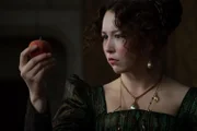 Junge Katharina von Medici (Liv Hill)