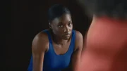 Flora (Suzy Bemba) läuft die Zeit davon. Sie muss ihr Solo innerhalb weniger Tage perfekt beherrschen. Ansonsten verliert sie die Rolle, die ihr alles bedeutet.