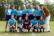 Der Film „Comme des garçons“ (deutscher Titel: „Stollen und Möpse“) von Julien Hallard erzählt die Geschichte des ersten Frauenfußballteams in Frankreich aus Reims.