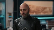Der zwielichtige Emil Pollack (Kobi Farag) stellt sich der Crew vor.