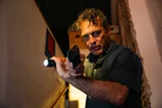 Hauptkommissar Matti Wagner (Pierre Besson) fährt in die Detektei des Opfers, um sich vor Ort umzusehen. Dort angekommen, hört er merkwürdige Geräusche aus der Dunkelkammer.