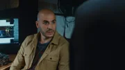 Nach dem Vorfall bei der letzten Aufführung sind die Gemüter erhitzt. Der Techniker Idir (Mehdi Djaadi) geht ein hohes Risiko ein, um die Wogen zu glätten.