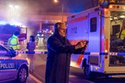 Prof. Dr. Dr. Cornelius Kleist (Bernhard Schir) ist sich sicher, dass er den schweren Busunfall hätte verhindern können – wenn man seine Forschungen finanziert hätte.