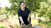 Zum Finale geht es zu Stefanie Huber in den Ortenaukreis im Mittleren Schwarzwald. Streuobstwiesen, Weinberge und etwas Wald gehören zum Hof der Hubers.