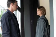 Was hat das merkwürdige Zeichen zu bedeuten fragen sich die Ermittler Konrad Diener (Max von Thun) und Maris Bächle (Jessica Schwarz).