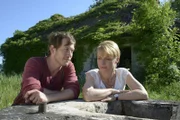 Sabine (Christina Große) und Marek (Stefan Murr) besuchen Mareks Lieblingsort aus der Kindheit und kommen sich dabei näher. Sabine erklärt Marek, was mit ihr los ist.