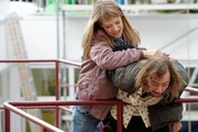 Im Grunde genommen ist Herr Kurani (André Benndorff) ein harmloser Spinner, der durch den Verlust seiner Wohnung aus der Bahn geworfen wurde. Doch als er sie angreift, muss Ellen Berlinger (Heike Makatsch) ihn überwältigen.
