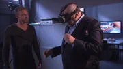Ralf Breker (links) und Oliver Bendixen mit 3D-Brille auf Spurensuche.