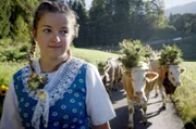 Älplerin Fabienne Klarer beim Alpabtrieb