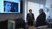Von links: Bernhard Egger, Leitender Kriminaldirektor beim LKA, im Gespräch mit Oliver Bendixen.