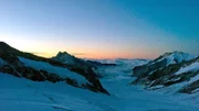 Panorama des Aletschgletschers im Morgengrauen