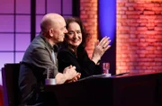 Rateteam-Kapitän Bernhard Hoëcker (l.) und die Schauspielerin Mechthild Großmann (r.) bilden ein Rateteam.